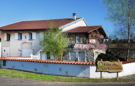 G&icirc;te n&deg;G1774 Saint-Hymeti&egrave;re-sur-Valouse - Jura - photo