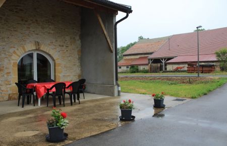 G&icirc;te n&deg;G2199 Doye - Jura - Terrasse cot&eacute; sud