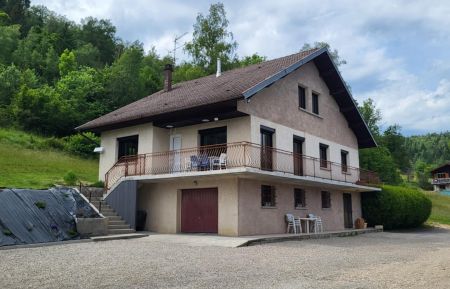 G&icirc;te n&deg;G2582 Saint-Claude - Jura - photo