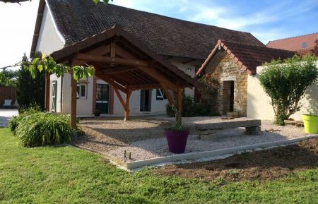 G&icirc;te n&deg;G1754 Brainans - Jura - Barnum du Savagnin et les arbres &agrave; papillon !