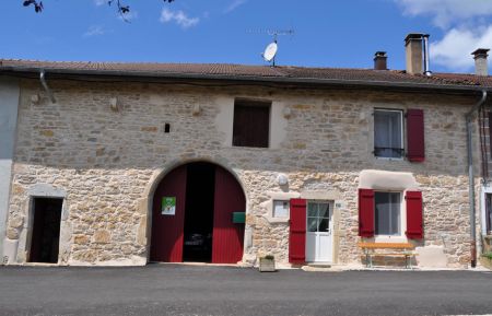 G&icirc;te n&deg;G2442 Graye-et-Charnay - Jura - Nouvelle fa&ccedil;ade finie