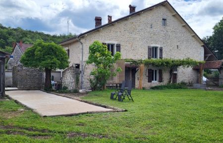 G&icirc;te n&deg;G2584 Port-Lesney - Jura - photo