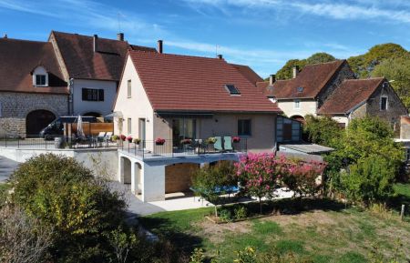 façade coté jardin Gîte n°G2231 Voiteur - Jura - façade coté jardin
