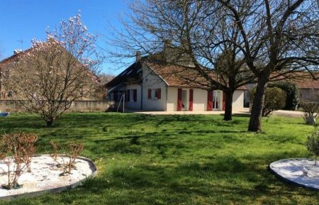 Le gîte vue de derrière Gîte n°G2023 Annoire - Jura - Le gîte vue de derrière
