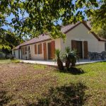 La maison dans son &eacute;crin de verdure