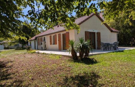 La maison dans son écrin de verdure Gîte n°G2681 Commenailles - Jura - La maison dans son écrin de verdure