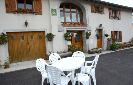 G&icirc;te n&deg;G1292 Grande-Rivi&egrave;re Ch&acirc;teau - Jura - photoEte